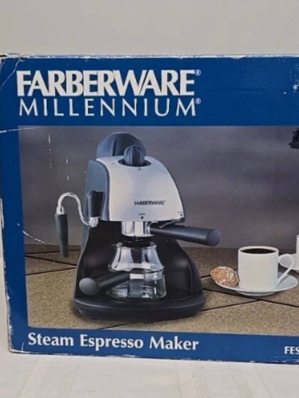 Farberware Millenium FES4B 4-Bar Steam Coffee Espresso Cappucino Machine NIB